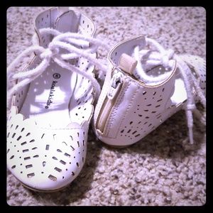 Koala Kids white sandals size 6